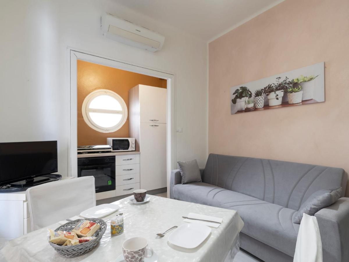 Apartment Il Gabbiano By Interhome Alassio Exterior photo
